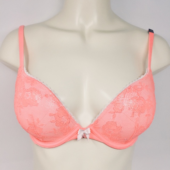 Victoria's Secret Body By Victoria Push Up Bra - Picture 1 of 2